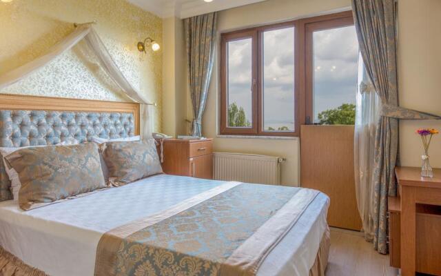 Sea House Suites