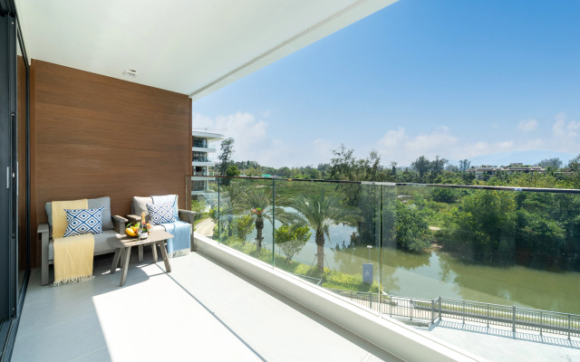 Апартаменты Sunshine Beach Studio