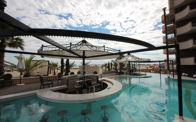 Апарт-Отель Golden Rainbow - Menada