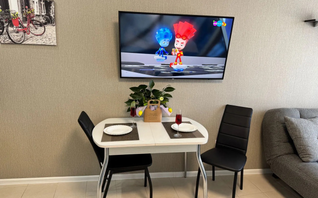 Prostornaya V 300 Metrakh Do Naberezhnoy Flat