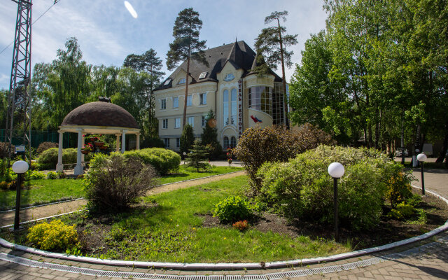 Dvoryanskoe Gnezdo Hotel
