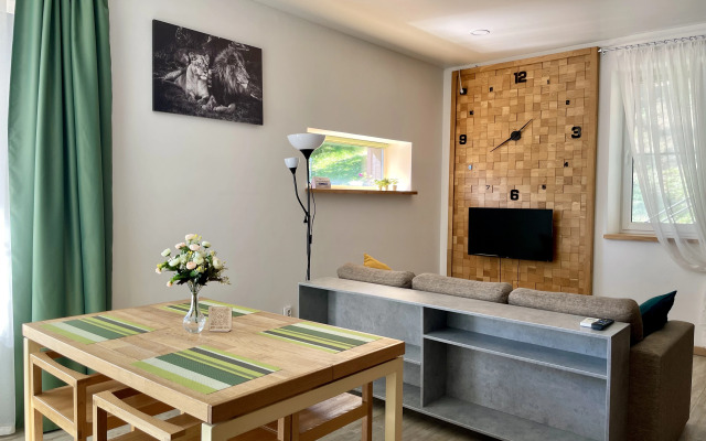 Apartment Semeynye Dvukhkomnatnye Apartamenty Na Ulitse Glavnoy, 21m