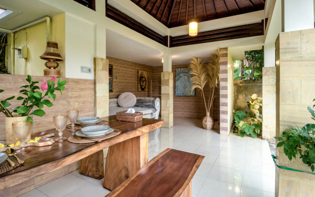 Blue Swing Villa