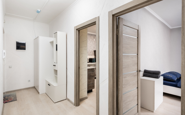 Gosti Lyubyat u metro Novoperedelkino Bezhevaya Flat