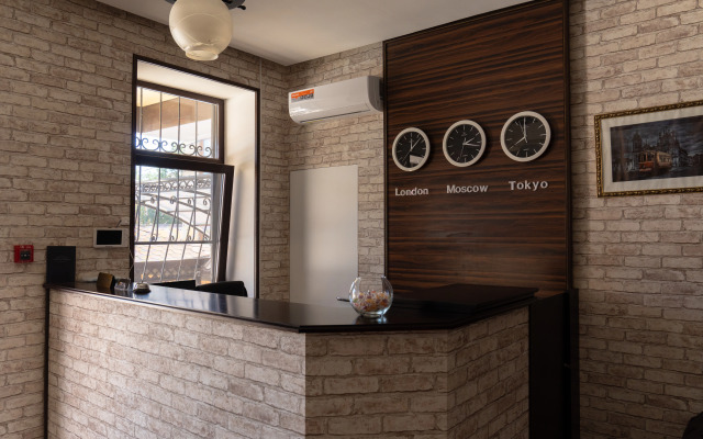 DeLyuks Hotel