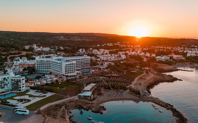 Cavo Maris Beach Hotel
