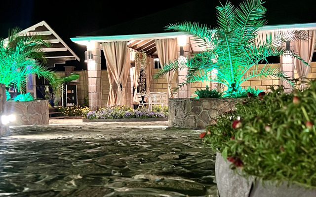 Flora Hotel