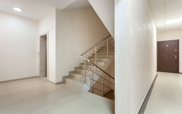 Studiya dlya 3kh chelovek s kukhonnoy zonoy ryadom s Olimpiyskim parkomFlat