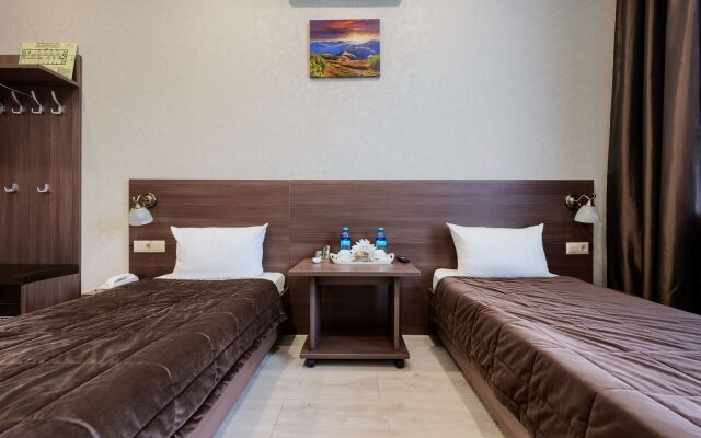 SQ Kirovski Hotel