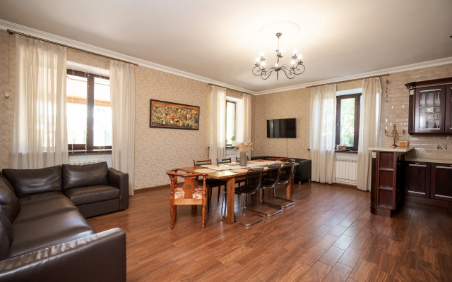 Grushewuy Sad Guest House