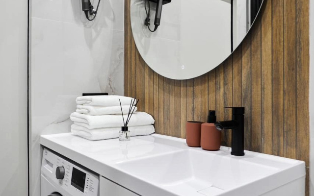 Myhomeyourhome Na Bulvare Golovnina 4 Apartment