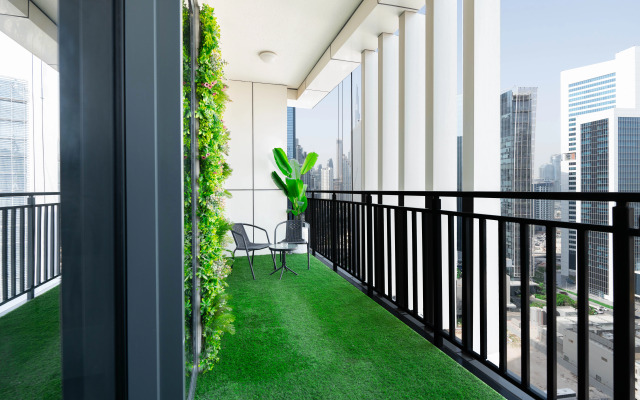 KeyRock Living Dubai Skyline & Pool Access Apartments