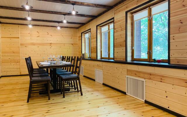 EkoOtel' Prostranstvo Chalet