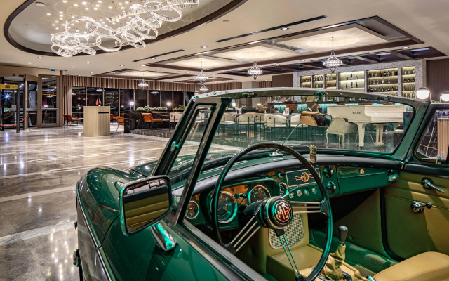 Royal Stay Palace Hotel