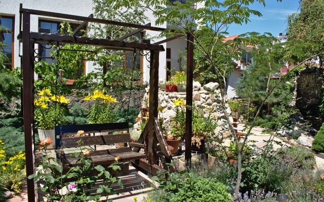 Svetoch Guest House