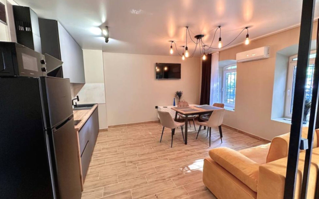 Shikalad Kmv Lyuks V Tsentre 8 Flat