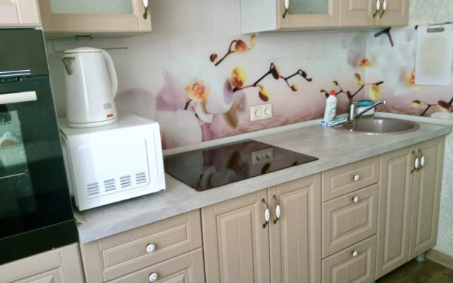 Dukat v tikhom rayone u lesa 1 Flat