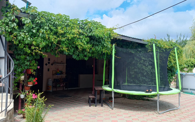Nikol Guest House