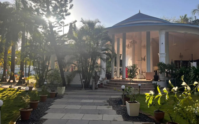 Sashas Holiday Village Resort