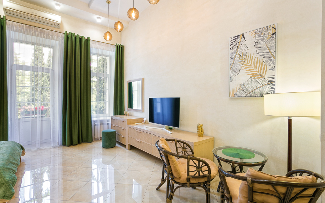 Апартаменты Таврида Люкс на набережной в Ялте