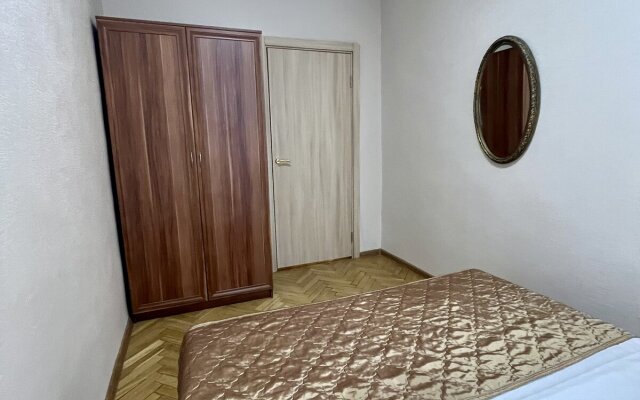 2-Kom Kvartira Naprotiv Kievskogo Vokzala Flat