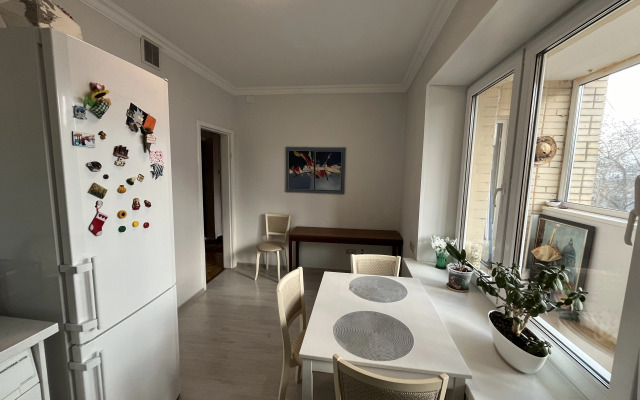 M. Smolenskaya Stilnaya 1-Kh Komn. Flat