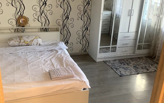V Novykh Ostrovtsakh Flat