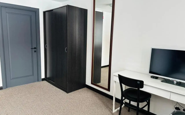 Aviator Hotel