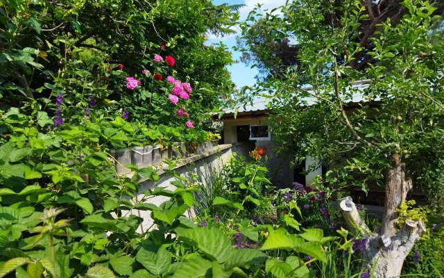 Na Izobilnoy 19V Private House