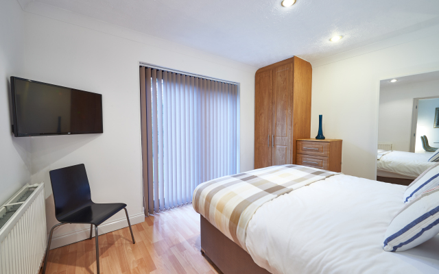 Furzton Serviced Houses - Shortstay MK Guest House