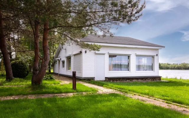 Частный дом Дом на реке