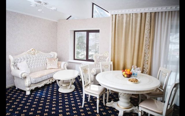Hotel Elbrus Plaza (Elbrus Plaza)