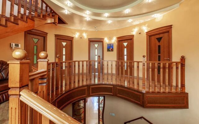 Ulitsa Krenkelya 6-8s3 Private House