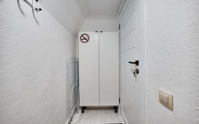 Апартаменты EasyGuest в зеленых тонах интерьера на Чертановской