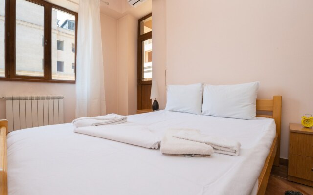 On Amiryan Str. 4/6-120 Apartments