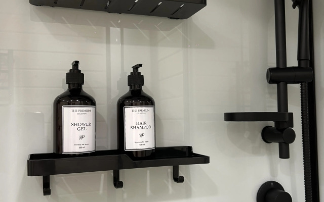 Частный дом на берегу реки