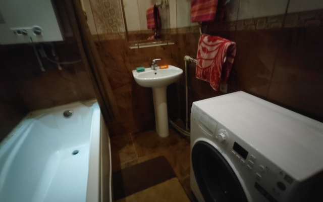 Kvartira Bol'saa Dvuhkomnatnaa Stalinka na Prospekte Lenina