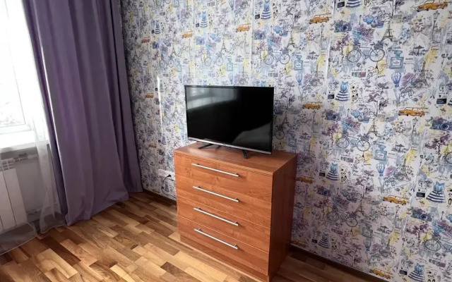 Shikarnaya Trekhkomnatnaya na Michurina Flat
