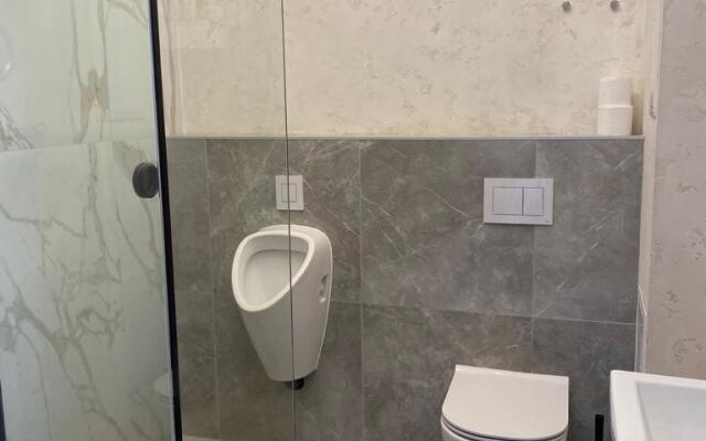 Апартаменты 1503 Верхнеторговая площадь 4