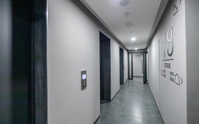Shikarnaya dizaynerskaya kvartira Flat