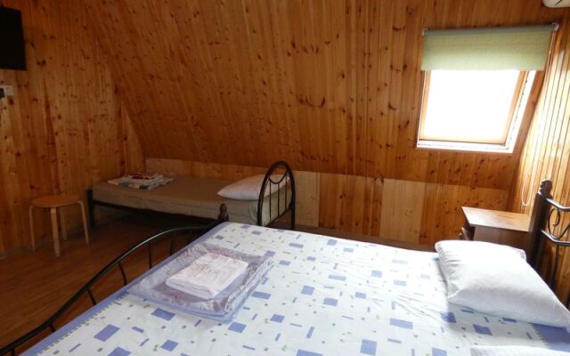 Nora Guest House