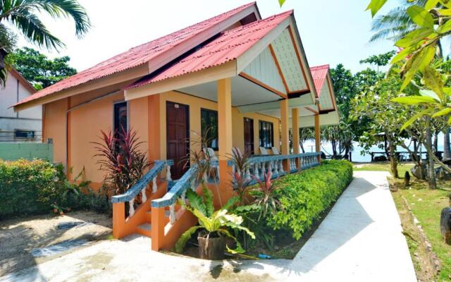 Lanta Emerald Bungalow