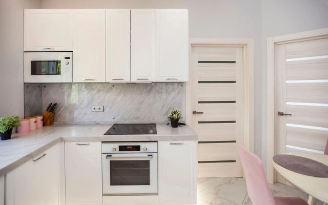U Morya S Basseinom v Zhk Solnechniy apt31 Apartment