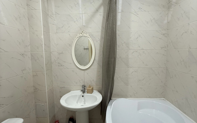 Апартаменты Студия в новостройке на первом этаже