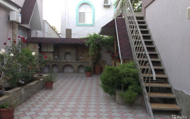 Na Kositskogo Guest House