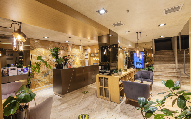 Ayramin Deluxe Hotel