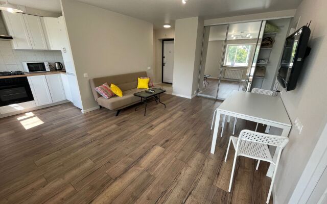 Апартаменты 2-х комнатные апартаменты на Есенина 69