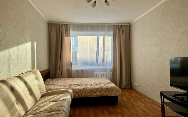 V Luchshem Rayone Flat