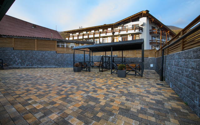 Апартаменты на Защитников Кавказа 114