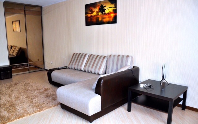 Na Prospekte Lenina 112b Apartments